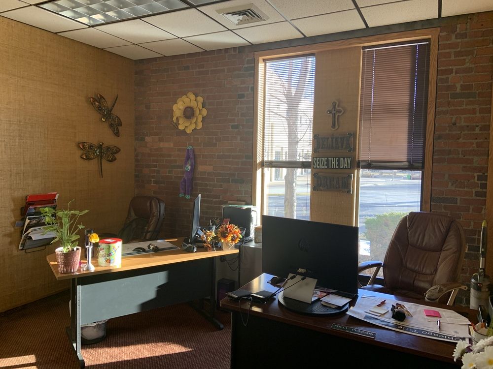Office For Lease: 2 Railroad Sq, Great Falls, MT 59401